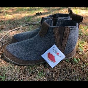 NWT Haflinger German Wool Moccasins Shoes W 9 M 7